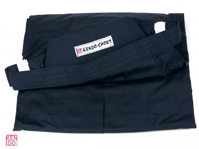 Hakama Standard blau aus Tetron - ohne eingenähte Falten